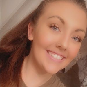 Meet your Posher, Chloe